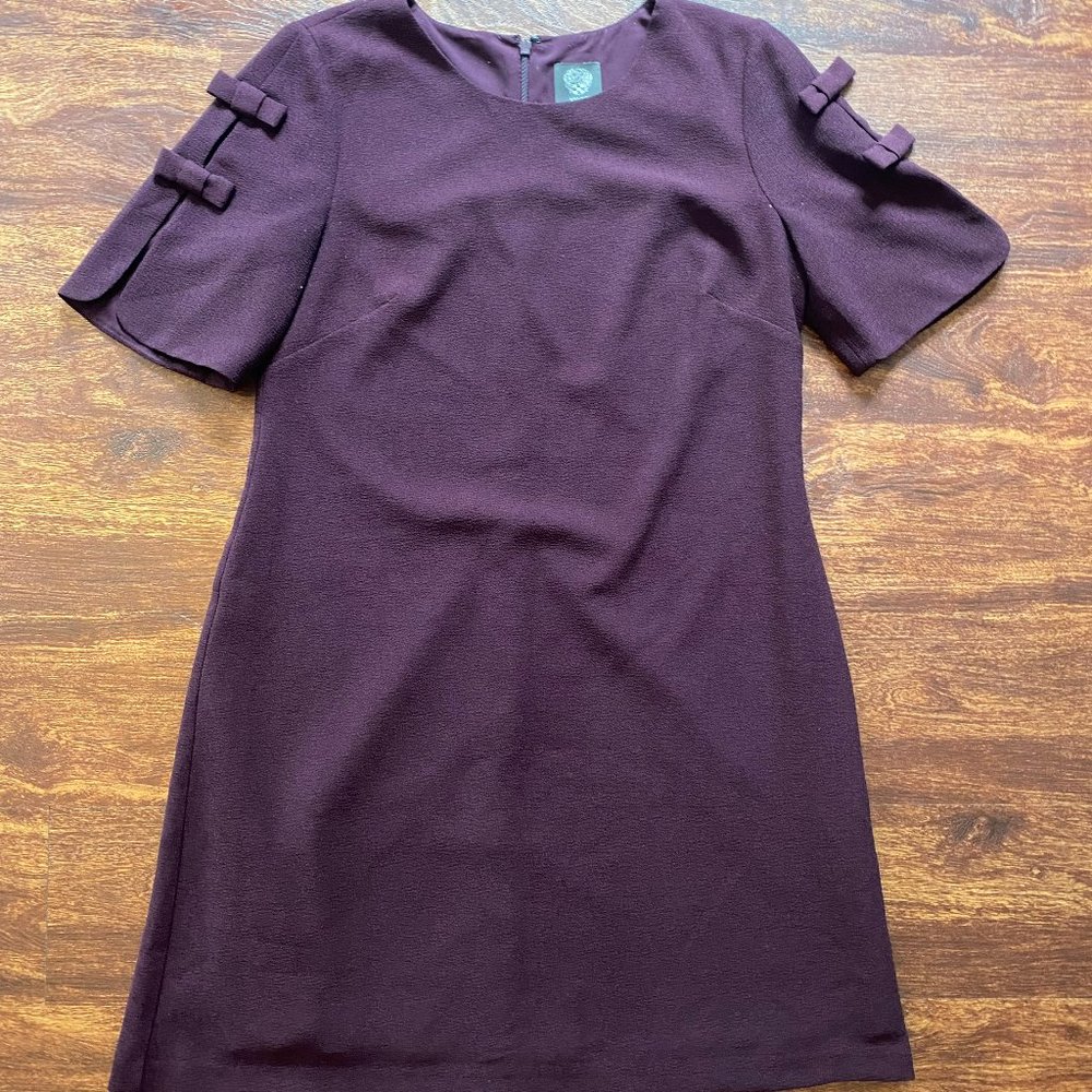 Vince Camuto short-sleeved purple shift dress w flirty bows on sleeves